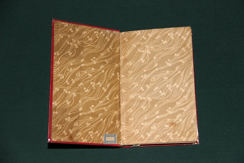 Антикварная книга малого формата "Басни Крылова". 1906 г. (5)