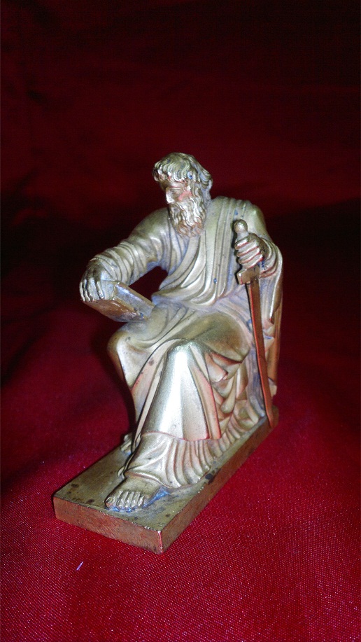 Антикварная статуэтка "Старец с книгой и мечем"